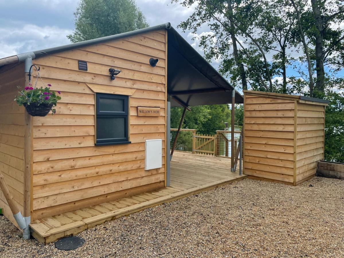 Sumners Ponds Fishery & Campsite Hotel Horsham Eksteriør billede