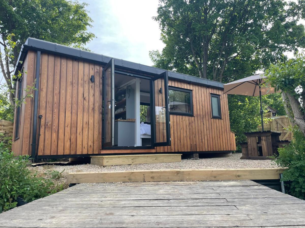 Sumners Ponds Fishery & Campsite Hotel Horsham Eksteriør billede