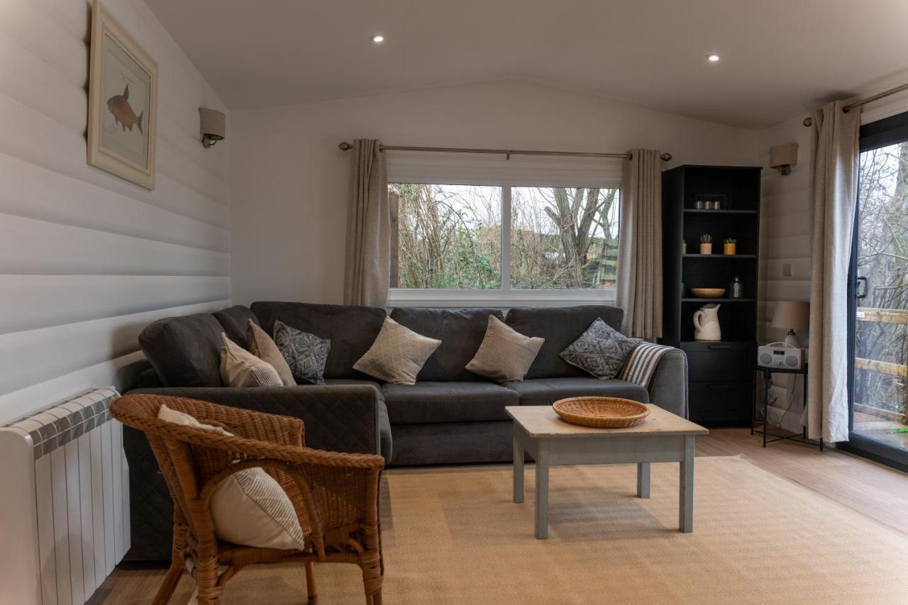 Sumners Ponds Fishery & Campsite Hotel Horsham Eksteriør billede