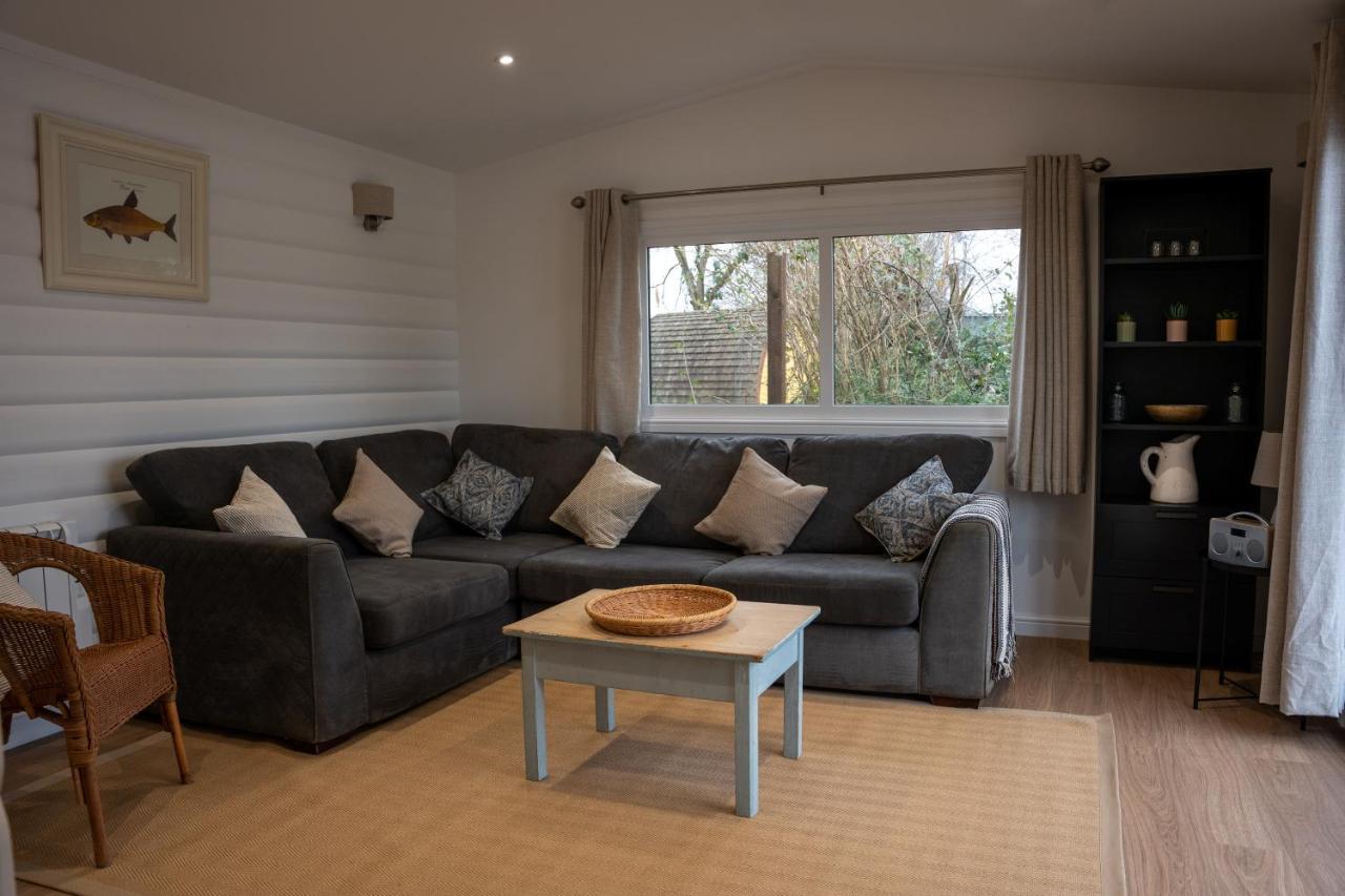 Sumners Ponds Fishery & Campsite Hotel Horsham Eksteriør billede