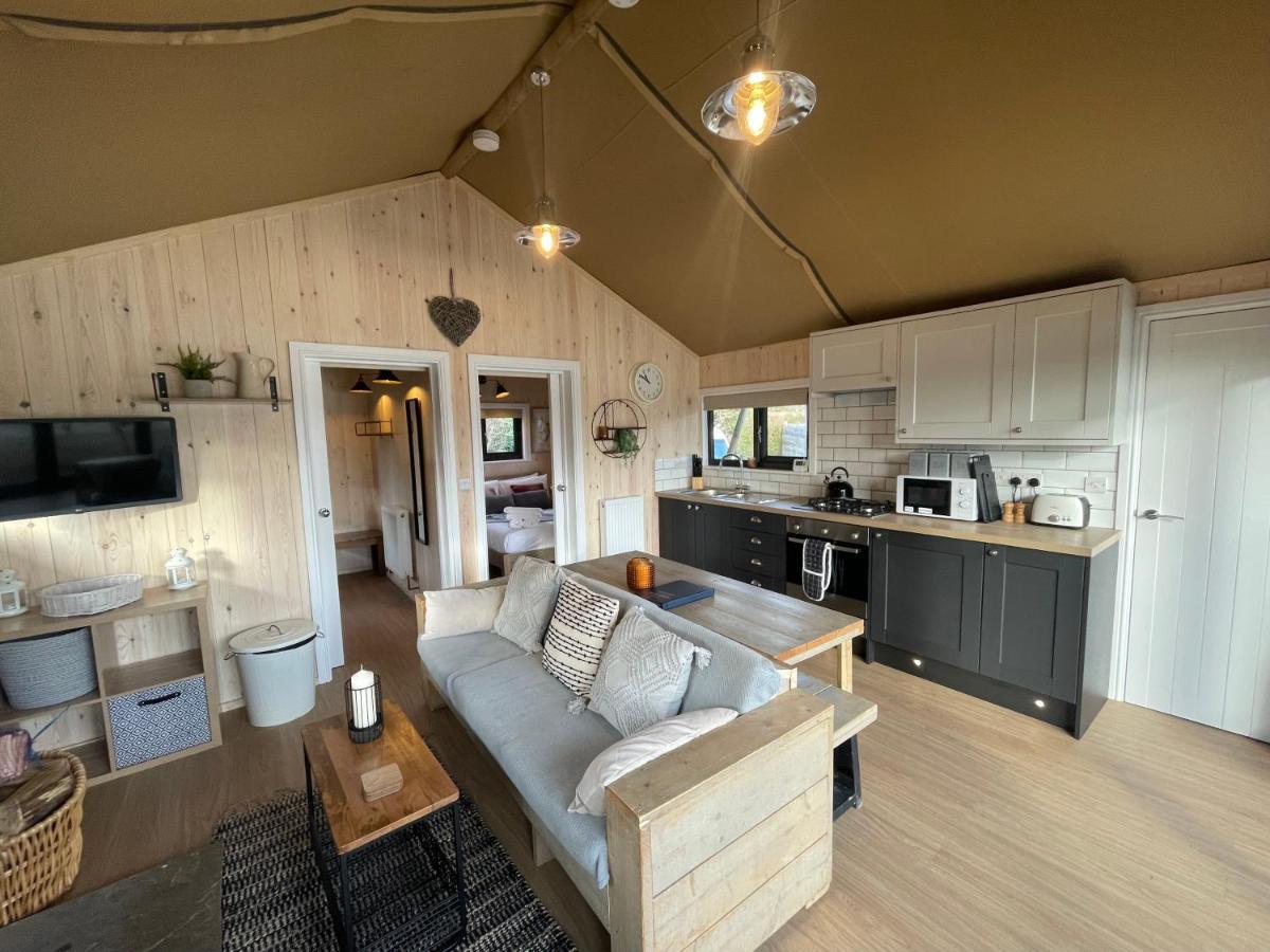 Sumners Ponds Fishery & Campsite Hotel Horsham Eksteriør billede